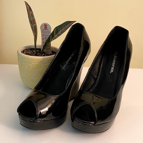 Classified Black Shoes, size 7.5 - Picture 1 of 6